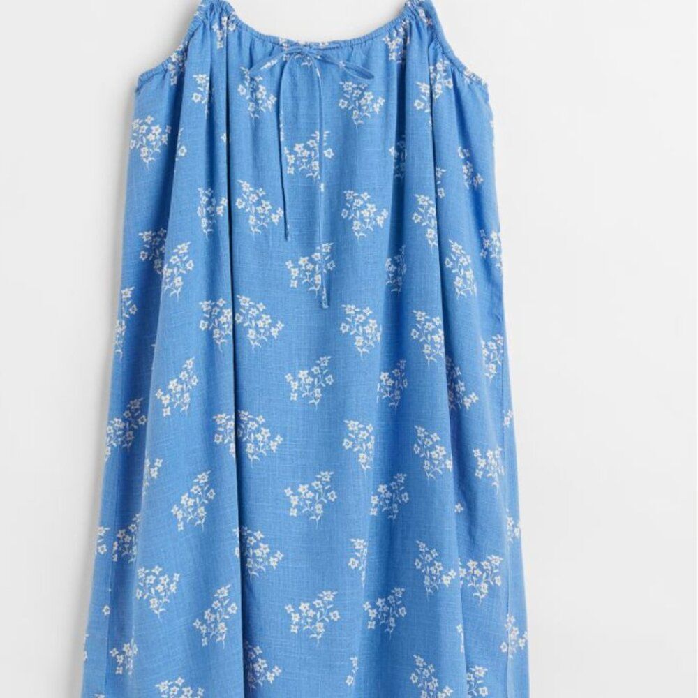 H&M Short Blue Floral Dress, Size Medium